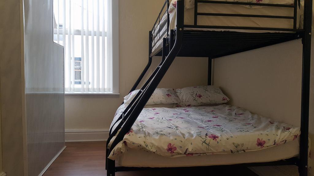 Blackpoolholidaylets Charles Street Villa Kültér fotó